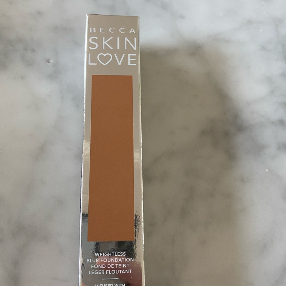 Brand New, Becca Skin Love weightless foundation in Cafe